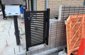 アルミ門扉様子