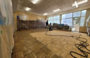 ブロックフローリング研磨様子