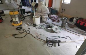 相模原市の改修現場でのコア抜き工事の様子