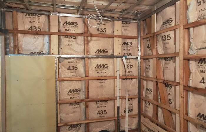 住宅・鉛ボード貼り様子