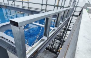 屋根鉄板溶接完成