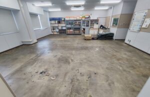 タイルカーペット撤去様子